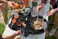 NomadiQ Draagbare Gasbarbecue - Zwart -Buiten Kamperen 1266 1900 c2vydmljzt1pbwfnzxmmc3jjpwh0dhbzjtnbjtjgjtjgd3d3lm5vbwfkaxfiyneuy29tjtjgd3aty29udgvudcuyrnvwbg9hzhmlmkyymdiwjtjgmtalmkzub21hzglxlw1lzxitzgfulwvlbi1iyneuanbnjmn