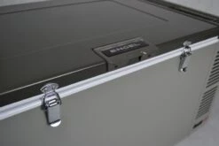 Engel MD60F Compressor Koelbox - 60 Liter -Buiten Kamperen 1900 2849 md60f verschluss detail