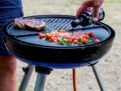 CADAC Carri Chef 50 Gasbarbecue - BBQ/Plancha 16 CADAC Carri Chef 50 Gasbarbecue - BBQ/Plancha -Buiten Kamperen 900 1204 carri chef 50 bbq plancha 1